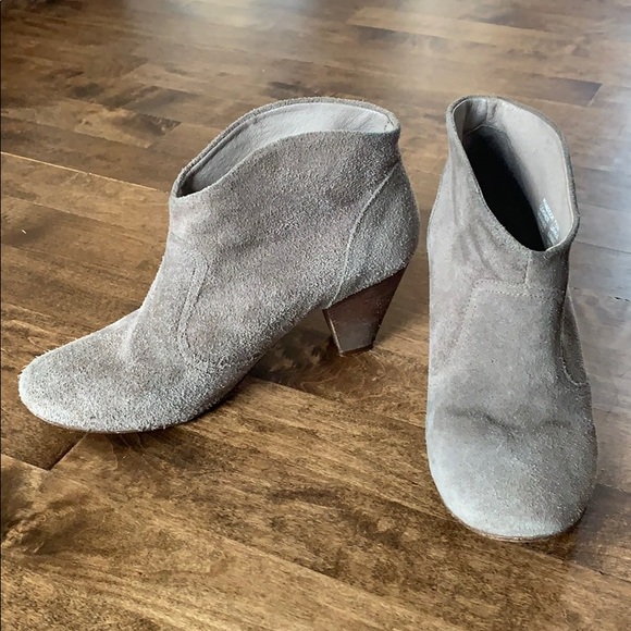 Steven taupe suede booties size 7.5 in EUC - Picture 1 of 8